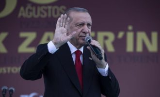 Ερντογάν: «Είμαστε έτοιμοι για την επίθεση του 2023;» είπε δείχνοντας τους Έλληνες