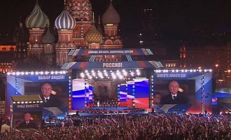 Φιέστα στην Κόκκινη Πλατεία – Πούτιν: «Η νίκη θα είναι δική μας»