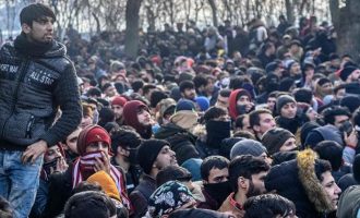 Ο τουρκικός Τύπος επιβεβαιώνει ότι δεκάδες χιλιάδες πρόσφυγες θα κινηθούν προς Ελλάδα