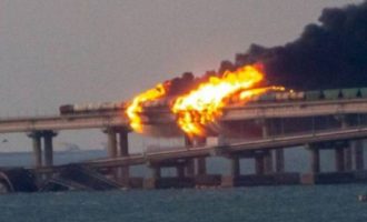 Ισχυρή έκρηξη στη γέφυρα που συνδέει τη Ρωσία με την Κριμαία