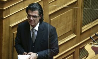 Ο Ανδρέας Πάτσης δεν παραδίδει την έδρα στη ΝΔ και παραμένει βουλευτής