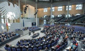 Οι δαπάνες για τη στρατιωτική βοήθεια στην Ουκρανία διχάζουν τη γερμανική κυβέρνηση
