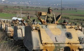 Κρις Βαν Χόλεν: Ο Μπάιντεν «απώθησε αθόρυβα αλλά δυναμικά» μια νέα τουρκική εισβολή στη βόρεια Συρία