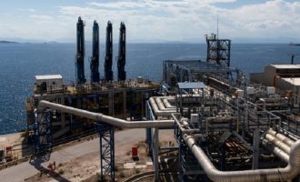 Handelsblatt: Η ΝΑ Ευρώπη ελπίζει στο LNG της Ρεβυθούσας