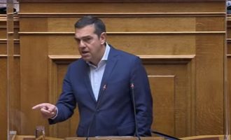 Ο Τσίπρας συνέθλιψε στη Βουλή τον Μητσοτάκη: «Θράσος και δειλία» (βίντεο)