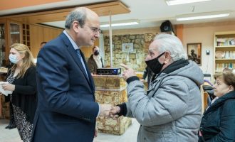 Προκαλεί ο Χατζηδάκης: «Οι συνταξιούχοι είναι ευχαριστημένοι»… και δίνει προεκλογικές υποσχέσεις