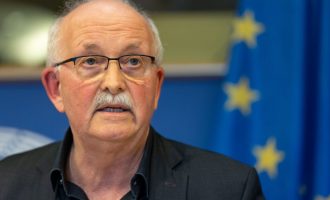 Γερμανός ευρωβουλευτής: Εμπιστεύομαι το ΠΑΣΟΚ, θα κάνει τις «σωστές» επιλογές μετά τις εκλογές
