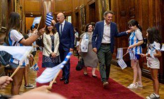 Τα σάρωσε όλα ο Δένδιας στην Αργεντινή – Συνάντησε την ηγεσία της χώρας και τους ηγέτες της ελληνικής διασποράς