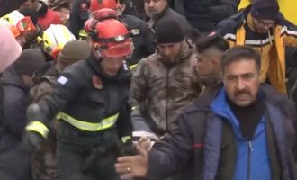 Σεισμός Τουρκία: Πόσους ανθρώπους διέσωσε η ΕΜΑΚ – Και δεύτερη ελληνική αποστολή στην Τουρκία