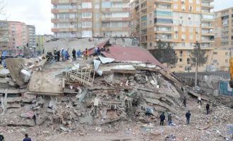 Τουρκία: Υπό την απειλή επιδημιών οι επιζώντες του σεισμού