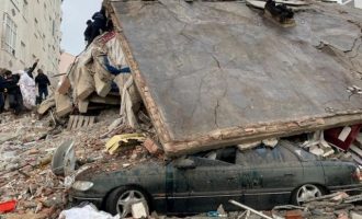 Σεισμός Τουρκία: Τρεις ημέρες άταφοι Ιρακινοί πρόσφυγες με πρησμένα πτώματα