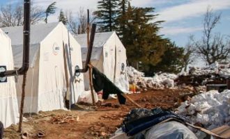Ερυθρά Ημισέληνος: Σκάνδαλο – Πούλησε αντί να δωρίσει σκηνές σε σεισμόπληκτους