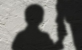 Θεσσαλονίκη: Κακοποίησε σεξουαλικά 9χρονο δίνοντάς του ως «επιβράβευση» κάνναβη