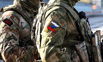 Δεν σκοπεύει να επιβάλει στρατιωτικό νόμο το Κρεμλίνο