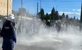ΣΥΡΙΖΑ-ΠΣ: Πριν ακόμα στερέψουν τα δάκρυα η κυβέρνηση έριξε δακρυγόνα στους διαδηλωτές για τα Τέμπη