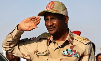 Ο στρατηγός Μοχάμεντ Χαμντάν Ντάγκλο (Χεμεντί) είναι από τους πλουσιότερους του Σουδάν