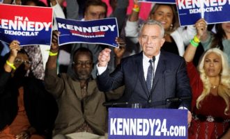 ΗΠΑ-Εκλογές 2024: Ο Ρόμπερτ Κένεντι ο νεότερος θα διεκδικήσει το χρίσμα των Δημοκρατικών