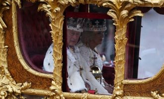 Ηνωμένο Βασίλειο: Ο Κάρολος στέφθηκε βασιλιάς