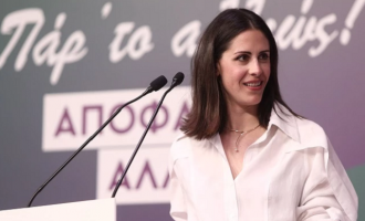 Ελένη Χρονοπούλου: Η πρώτη εμφάνιση της σε εκδήλωση του ΠΑΣΟΚ για την ίδρυση think tank