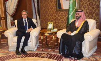 Σαουδική Αραβία: Ο πρίγκιπας διάδοχος απείλησε με «βαρύ οικονομικό κόστος» τις ΗΠΑ