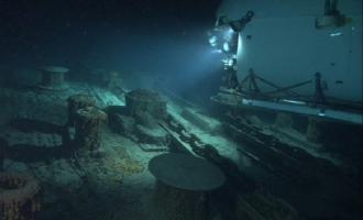 Bρέθηκαν συντρίμμια κοντά στον «Τιτανικό» – Έρευνα για το αν ανήκουν στο υποβρύχιο «Titan»