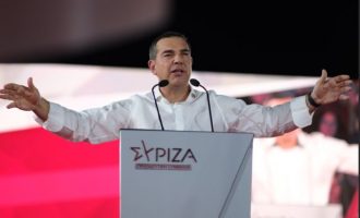Αλέξης Τσίπρας: «Θα υπερασπιστούμε τη Δημοκρατία που απειλείται»