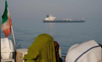 Στενά του Ορμούζ: Προειδοποιήσεις στα δυτικά πλοία που τα διέρχονται για πιθανό ρεσάλτο του Ιράν