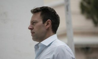 Ο Στέφανος Κασσελάκης ανακοίνωσε την υποψηφιότητα του για την προεδρία του ΣΥΡΙΖΑ