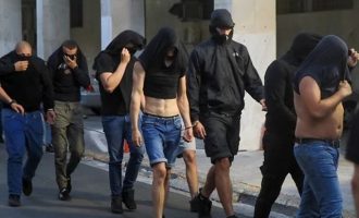 «Ασ’ τους… Πάνε να κοιμηθούν» ήταν εντολή στις αστυνομικές δυνάμεις για τους Κροάτες χούλιγκαν