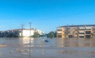 Θάνατος και απόλυτη καταστροφή από τις πλημμύρες: Δέκα νεκροί και επτά αγνοούμενοι