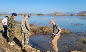 Ο αμερικανικός στρατός με συγκίνηση παρέχει βοήθεια στους πλημμυροπαθείς της Θεσσαλίας