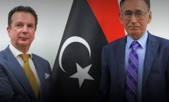 Ο υπ. Οικονομικών της Λιβύης προσκάλεσε τον Χατζηδάκη – Τι συζήτησε με τον Έλληνα διπλωμάτη στην Τρίπολη