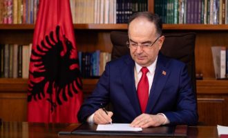 Μυαλό δεν βάζουν! Ο Αλβανός πρόεδρος αναφέρθηκε σε «Τσαμουριά»