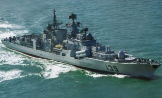 Κινεζικό πολεμικό πλοίο «έπληξε» με παλμούς σόναρ Αυστραλούς βατραχάνθρωπους (δύτες)