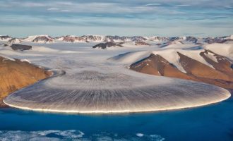 Προσοχή! Λιώνουν οι πάγοι της Γροιλανδίας – Η θάλασσα θα ανέβει από 2,1 μέτρα έως 7 μέτρα