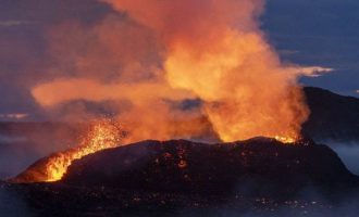 Ηφαίστεια έτοιμα να «σκάσουν» σε Ισλανδία και Σικελία