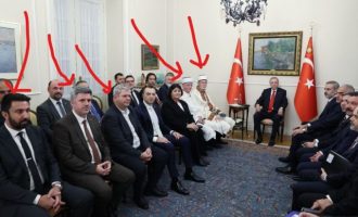 Στην Τουρκική Πρεσβεία «προσκύνησαν» τον Ερντογάν οι βουλευτές της «Νέας Αριστεράς» και οι ψευτομουφτήδες
