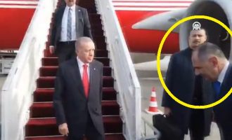 Τεμενά και στο αεροδρόμιο έκανε ο Γεραπετρίτης στον Ερντογάν (βίντεο)