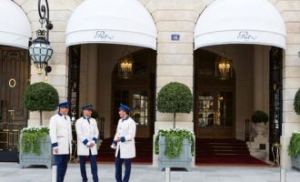 Δαχτυλίδι αξίας 750.000 ευρώ που εξαφανίστηκε από δωμάτιο του Ritz Paris βρέθηκε σε σακούλα ηλεκτρικής σκούπας