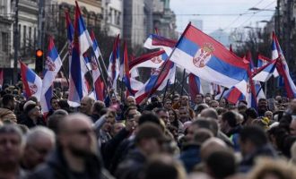 Σερβία: Μεγάλη συγκέντρωση διαμαρτυρίας στο Βελιγράδι για «παρατυπίες στις εκλογές» της 17ης Δεκεμβρίου