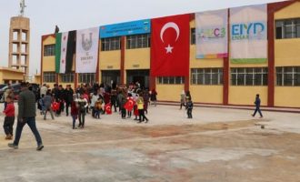 Η Τουρκία προχωρά σε εκτουρκισμό της βόρειας Συρίας – Οι ντόπιοι μαθαίνουν την τουρκική γλώσσα