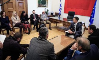 Κασσελάκης: Ο Μητσοτάκης πρωθυπουργός της κωλοτούμπας