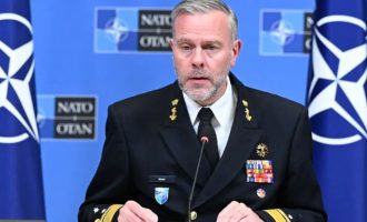 Ναύαρχος Ρομπ Μπάουερ (ΝΑΤΟ): Οι άμαχοι θα πρέπει να προετοιμαστούν για έναν πιθανό πόλεμο μεγάλης κλίμακας κατά της Ρωσίας