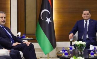 Ο Φιντάν στη Λιβύη με τον έκπτωτο απατεώνα Αμπντούλ Χαμίντ Ντμπεϊμπά
