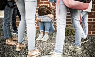 Γερμανία: Συμμορίες κοριτσιών, ένα νέο φαινόμενο – Ποιο το κίνητρο των κοριτσιών που εγκληματούν