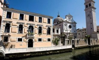 Το Ελληνικό Ινστιτούτο Βενετίας εμπλούτισε την Εθνική Βιβλιοθήκη των Τιράνων