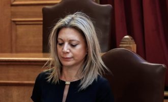 Αίτημα στη Βουλή από Καρυστιανού-Ασλανίδη για τα Τέμπη: Να συμμορφωθεί το Eλληνικό Κοινοβούλιο με το Ενωσιακό Δίκαιο