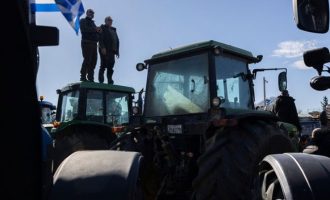 Αγρότες: Φεύγουν από την πλατεία Συντάγματος και επιστρέφουν στα μπλόκα