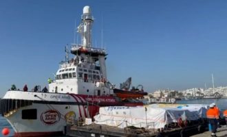 Αναχώρησε από τη Λάρνακα πλοίο με  200 τόνους τρόφιμα για τη Γάζα