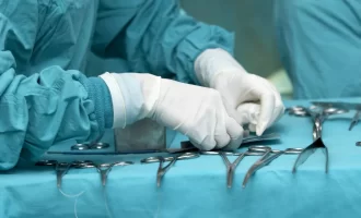 Σοκ στην Κόρινθο: 60χρονος χειρουργήθηκε για χολή και ξέχασαν ιατρικό εργαλείο-Πέθανε από σηψαιμία